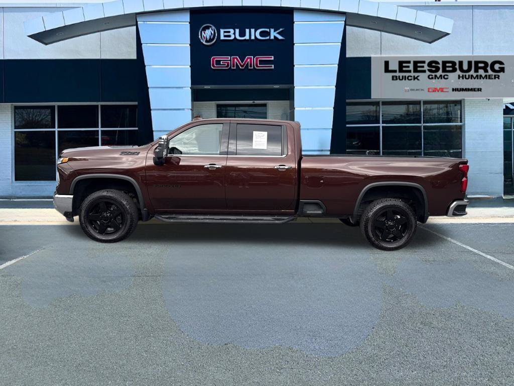 Used 2024 Chevrolet Silverado 3500 LTZ w/ LTZ Plus Package AWD/4WD image 4