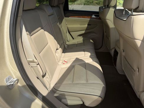 Used 2011 Jeep Grand Cherokee Overland AWD/4WD image 29