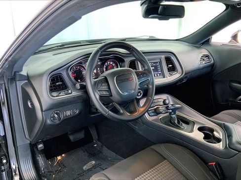 Used 2023 Dodge Challenger SXT RWD image 13