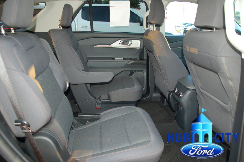 Used 2025 Ford Explorer Active RWD image 13