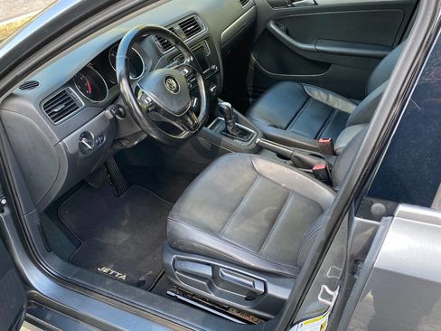 Used 2017 Volkswagen Jetta SE FWD image 11