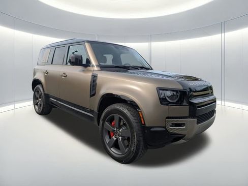 Certified 2020 Land Rover Defender 110 X AWD/4WD image 7