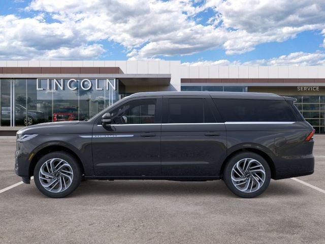 New 2025 Lincoln Navigator L Reserve AWD/4WD image 4