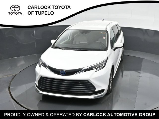 Used 2023 Toyota Sienna LE FWD image 48