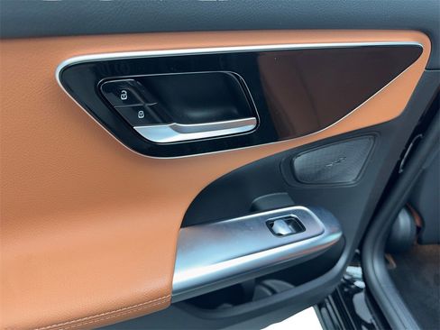 Used 2025 Mercedes-Benz C 300 Sedan image 35