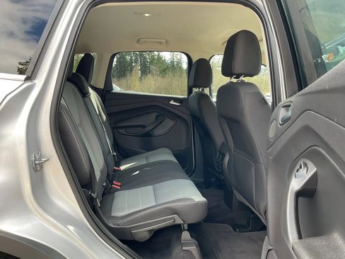 Used 2016 Ford Escape SE w/ Equipment Group 201A AWD/4WD image 13