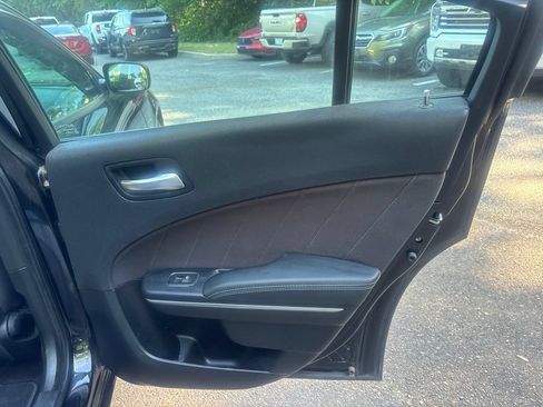 Used 2016 Dodge Charger SXT RWD image 40