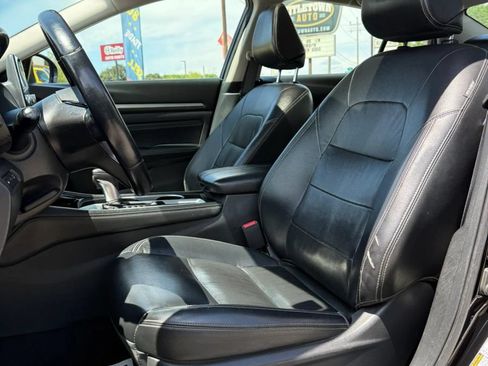 Used 2020 Nissan Altima 2.5 SL FWD image 10