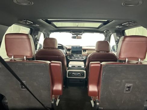 Used 2023 Ford Expedition Limited AWD/4WD image 10