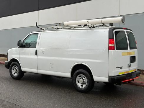 Used 2013 Chevrolet Express 2500 image 4