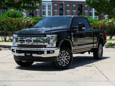 Used 2018 Ford F250 Lariat w/ Lariat Ultimate Package AWD/4WD image 7