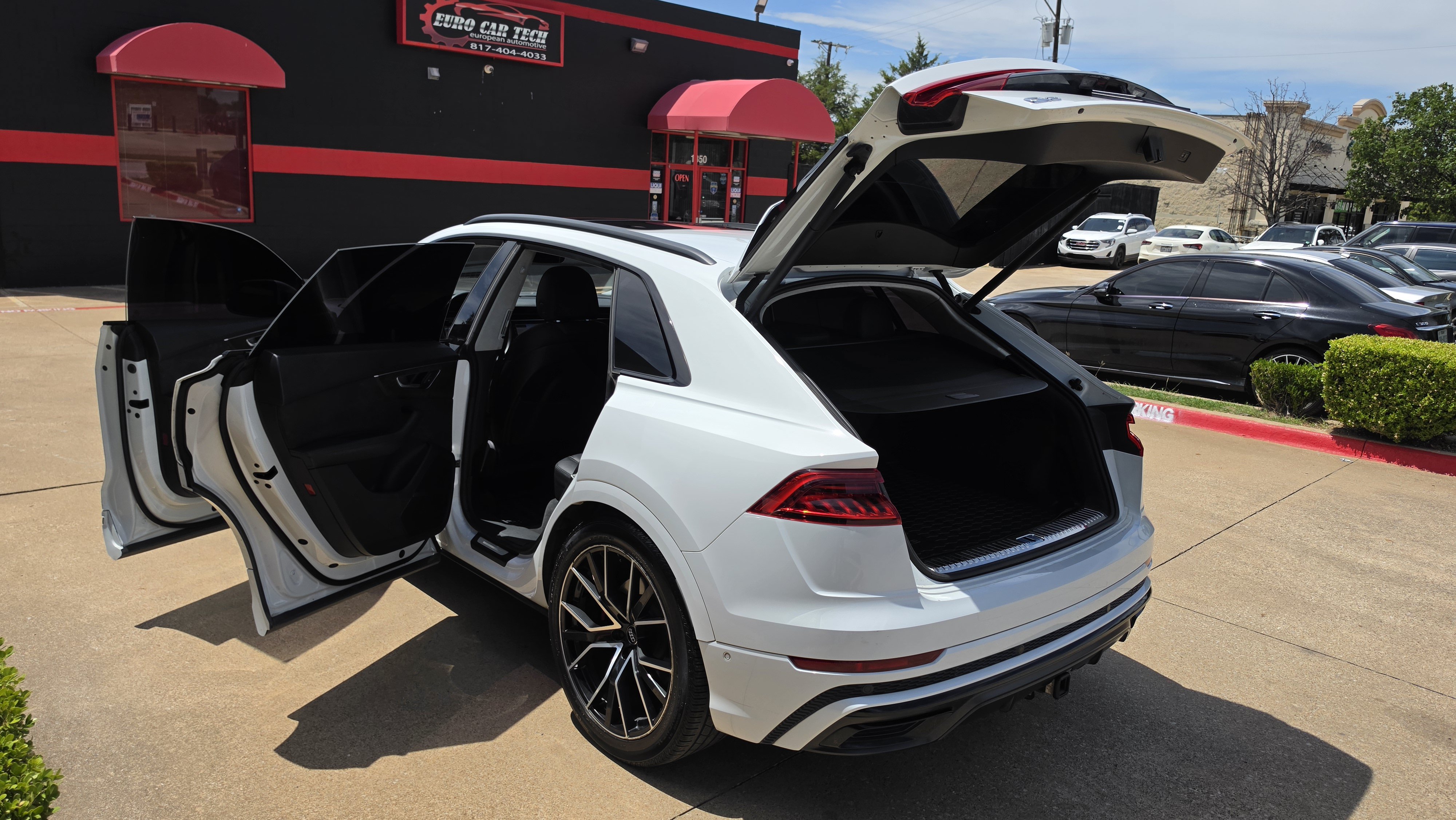 Used 2019 Audi Q8 Prestige w/ Luxury Package AWD/4WD image 20