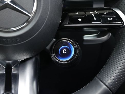 Used 2023 Mercedes-Benz SL 43 AMG w/ Driver Assistance Package image 23