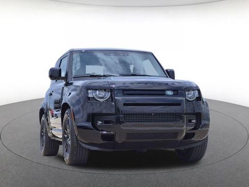 Used 2025 Land Rover Defender 90 X-Dynamic SE AWD/4WD image 3