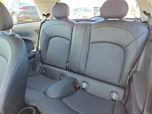 Used 2020 MINI Cooper 2-Door Hardtop image 8