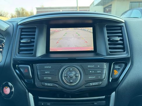 Used 2015 Nissan Pathfinder SV image 30