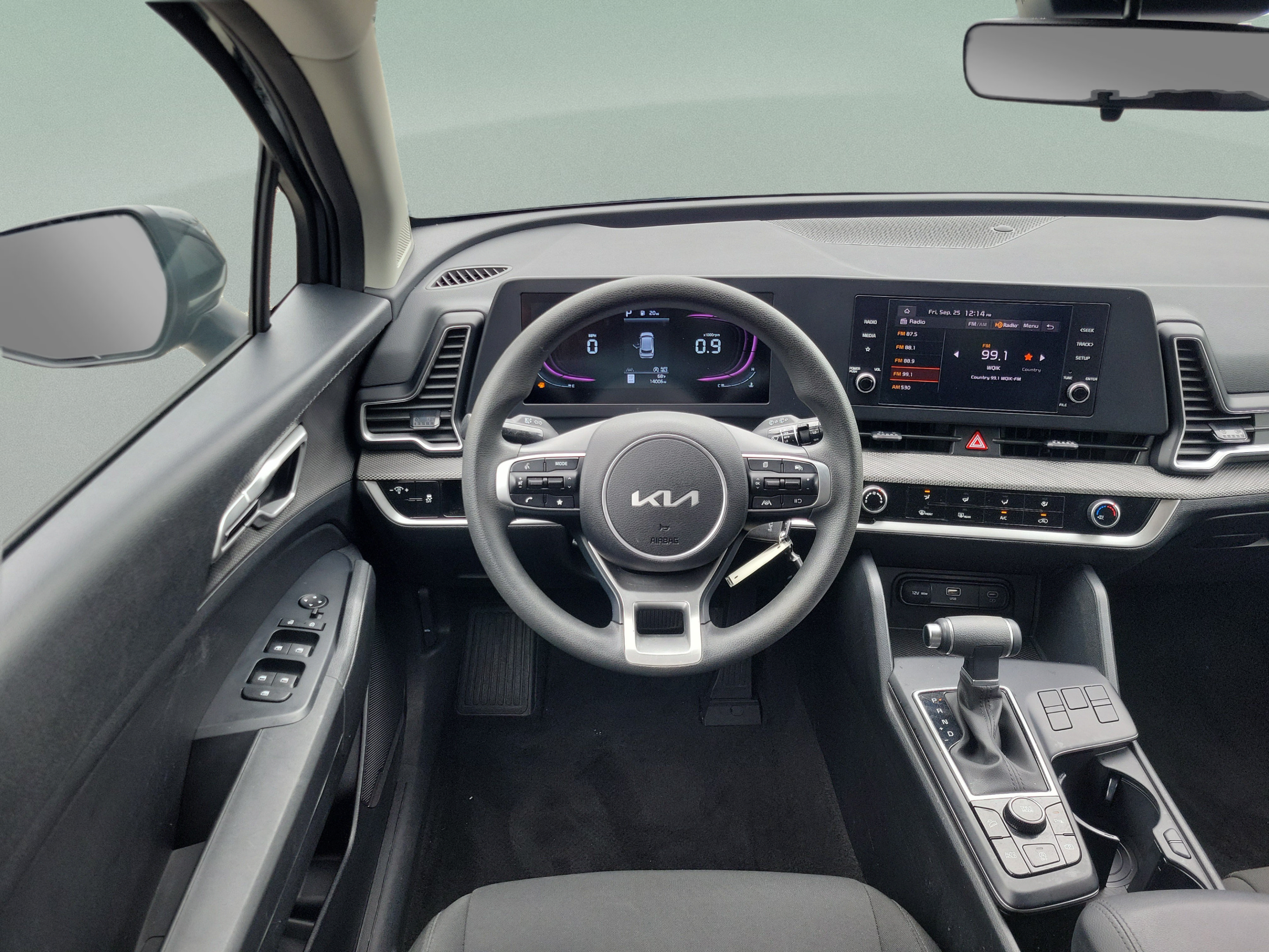 Used 2025 Kia Sportage LX FWD image 10