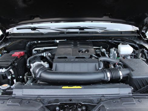 Certified 2024 Nissan Frontier PRO-4X w/ Technology Package image 35