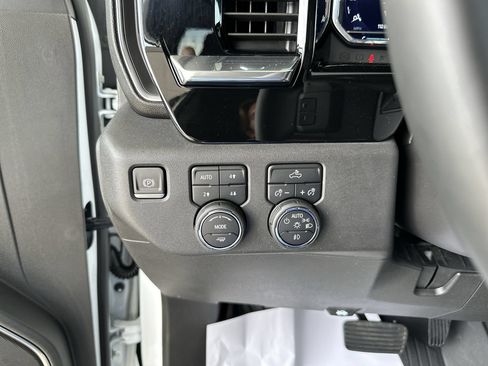 Used 2023 Chevrolet Silverado 1500 LT Trail Boss w/ Protection Package AWD/4WD image 18