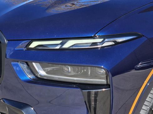 Used 2023 BMW X7 M60i w/ Executive Package image 29