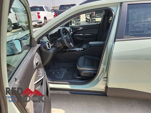 New 2025 Chevrolet Trax ACTIV w/ Driver Confidence Package image 15