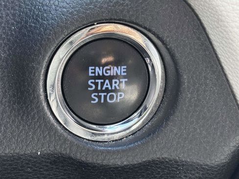 Certified 2022 Toyota RAV4 XLE AWD/4WD image 25