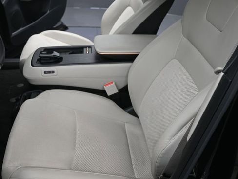 Used 2023 Nissan Ariya FWD image 12