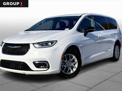 Certified 2024 Chrysler Pacifica Touring-L