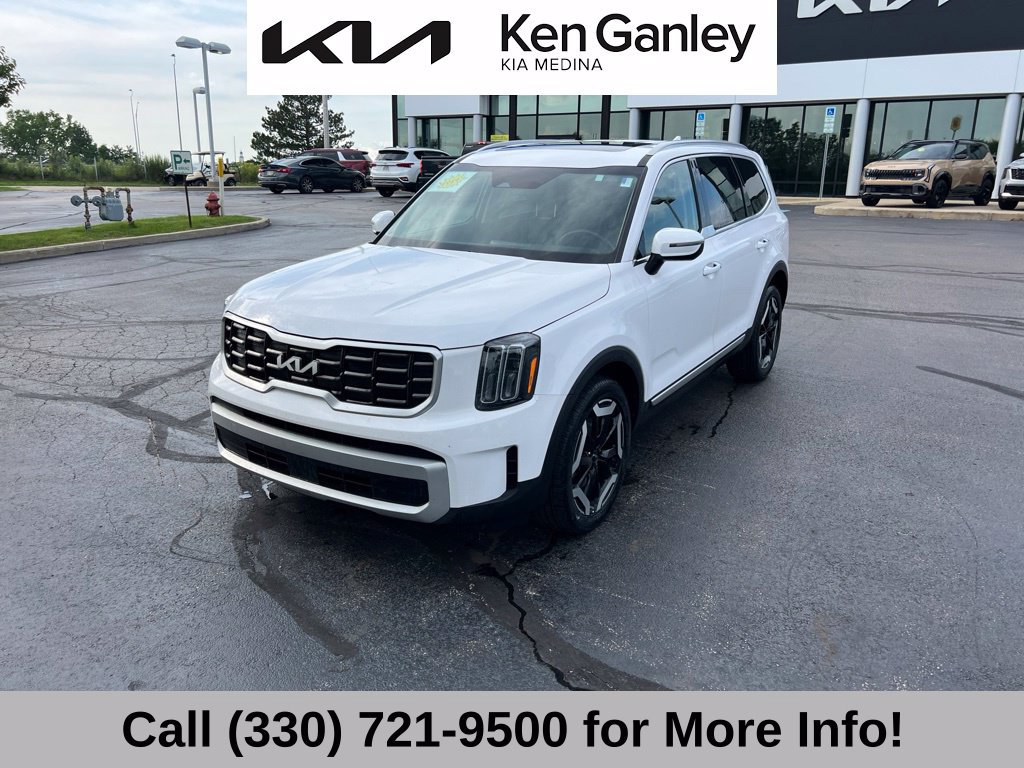 Certified 2024 Kia Telluride S w/ S Sunroof Package AWD/4WD image 3