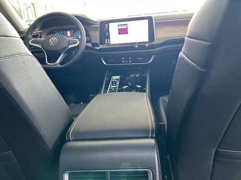 Used 2026 Volkswagen Atlas SE FWD image 28