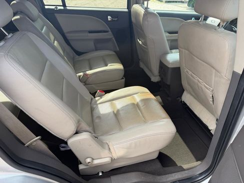 Used 2009 Ford Taurus X SEL FWD image 10