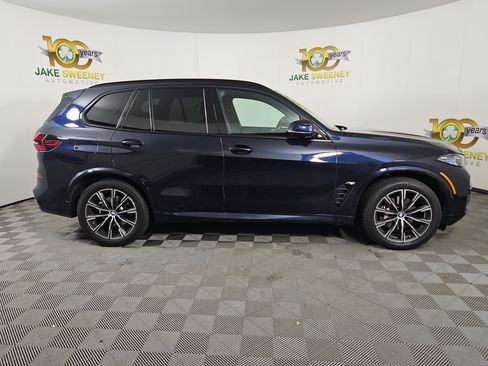 Used 2024 BMW X5 xDrive40i w/ M Sport Package AWD/4WD image 4