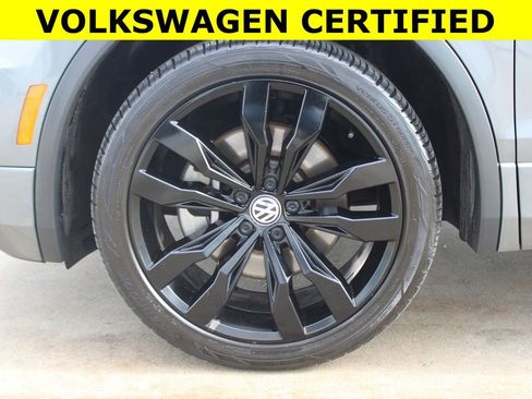 Certified 2021 Volkswagen Tiguan SE R-Line AWD/4WD image 30