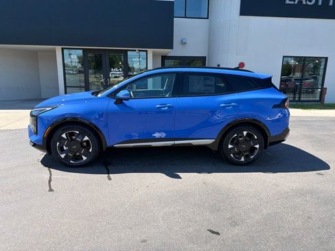 New 2026 Kia Sportage SX FWD image 2