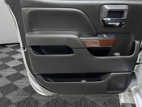 Used 2019 GMC Sierra 3500 SLT image 18