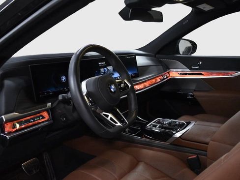 Used 2025 BMW 760i xDrive image 27