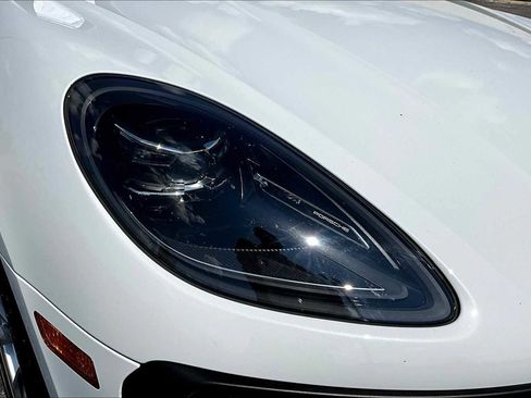 Used 2025 Porsche Macan image 53