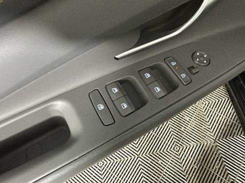 Used 2025 Hyundai Elantra SEL FWD image 10