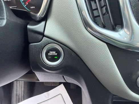 Used 2019 Chevrolet Equinox LS FWD image 18