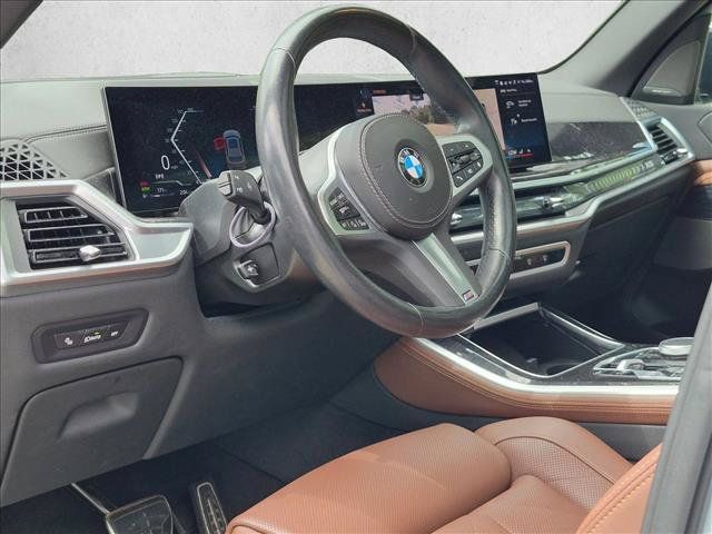 Used 2024 BMW X5 xDrive40i w/ M Sport Package AWD/4WD image 11