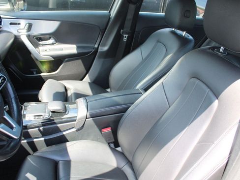 Used 2019 Mercedes-Benz A 220 4MATIC image 8