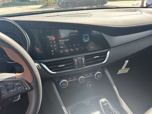 New 2025 Alfa Romeo Giulia AWD w/ Driving Assist Package image 20