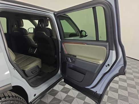 Used 2023 Rivian R1S Adventure image 19