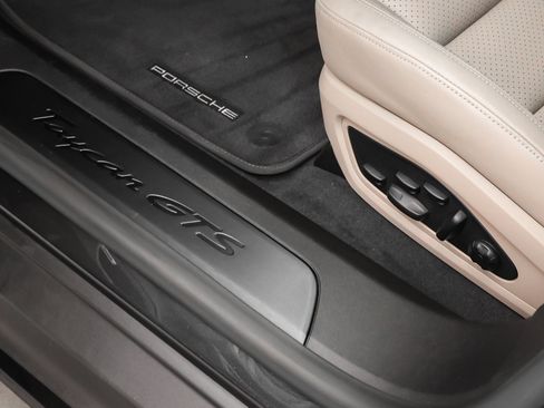 Used 2023 Porsche Taycan GTS image 31