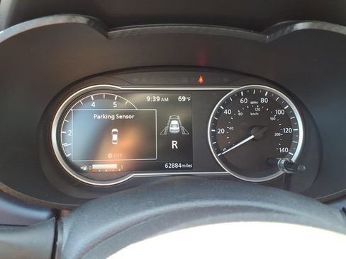 Used 2024 Nissan Versa SV FWD image 28