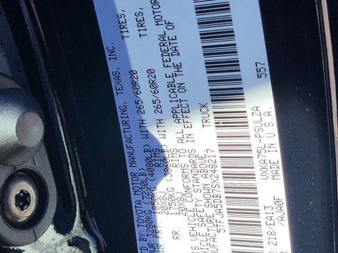 Used 2025 Toyota Tundra Limited image 35