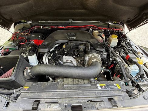 Used 2021 Jeep Gladiator Mojave AWD/4WD image 10