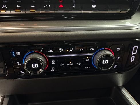 Used 2024 Chevrolet Silverado 1500 High Country w/ High Country Premium Package AWD/4WD image 26