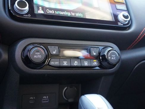 Used 2024 Nissan Kicks SR w/ SR Premium Package image 35