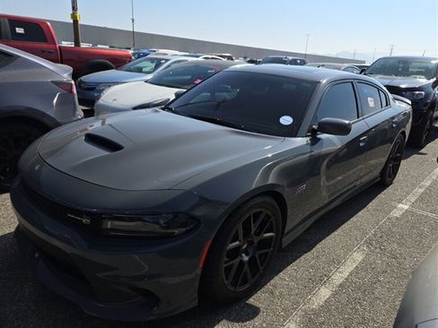 Used 2018 Dodge Charger R/T Scat Pack RWD image 4